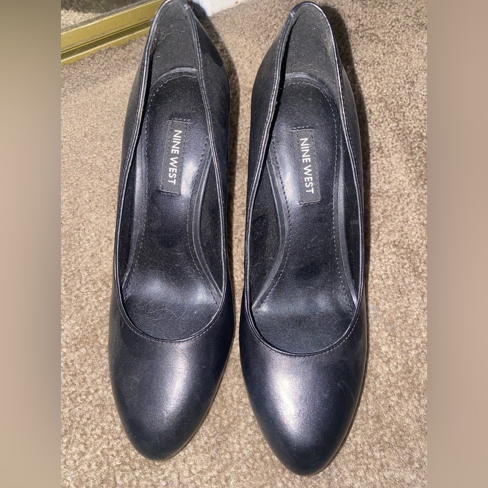 Nine West black pumps size 5 1/2